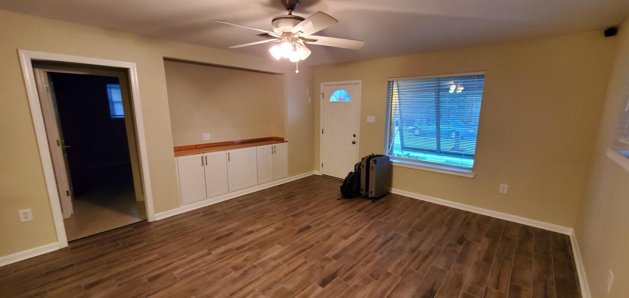 Living Room - 117 12th St