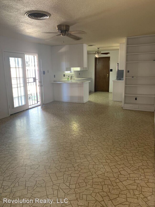 Building Photo - 3 br, 2 bath House - 1900 Carlyle Drive