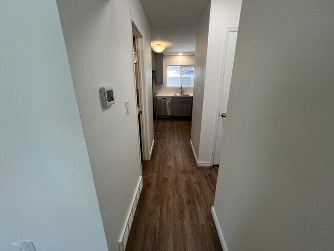 Building Photo - 7052 E Briarwood Dr