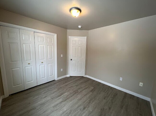 Building Photo - 3 Bedroom 2 Bath Home Close to Micron Available 4/20/26