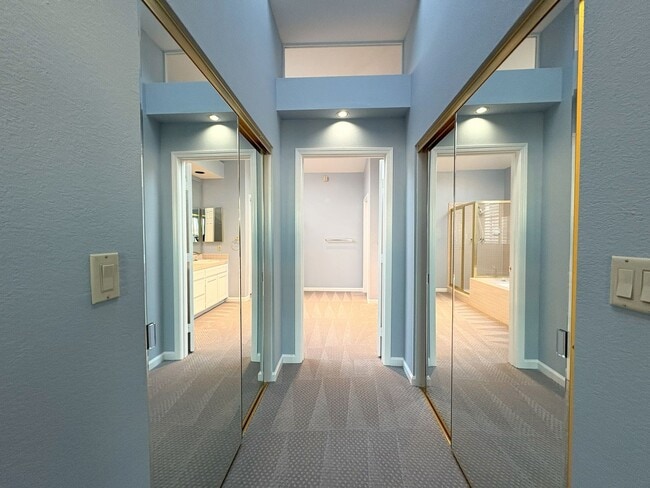 Building Photo - Charming Waterfront Single Family Home in Redwood Shores Available Now!