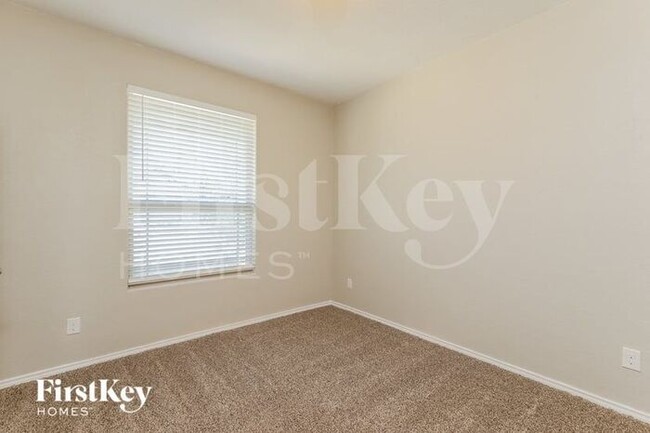 Building Photo - 10407 Queensland Way