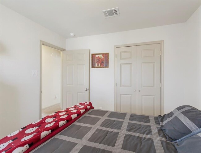 Building Photo - 5104 Pinemont Pl