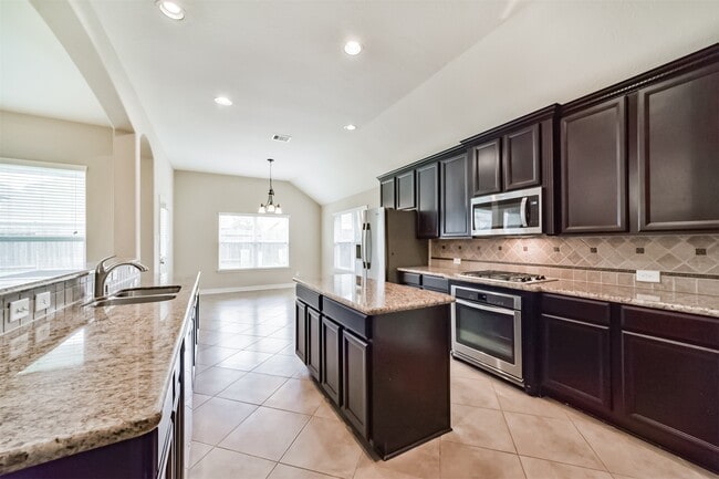 Building Photo - 14711 E Red Bayberry Ct