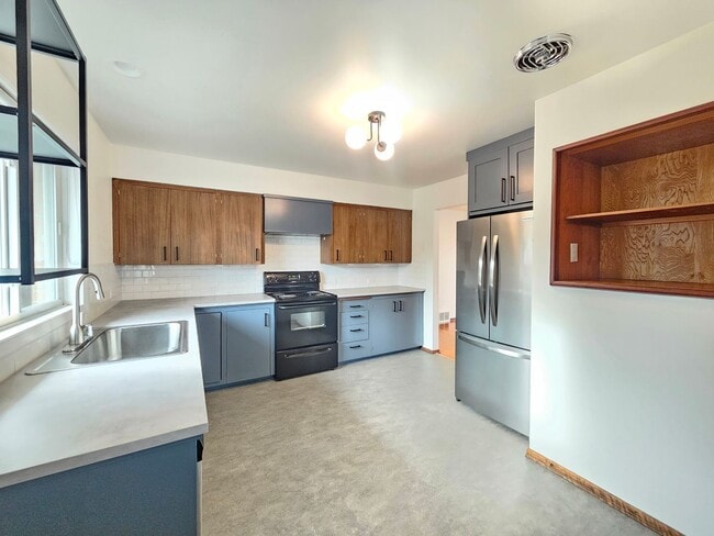 Building Photo - $2,150 - 3 Bed / 2 Bath Rancher Home in Perry District