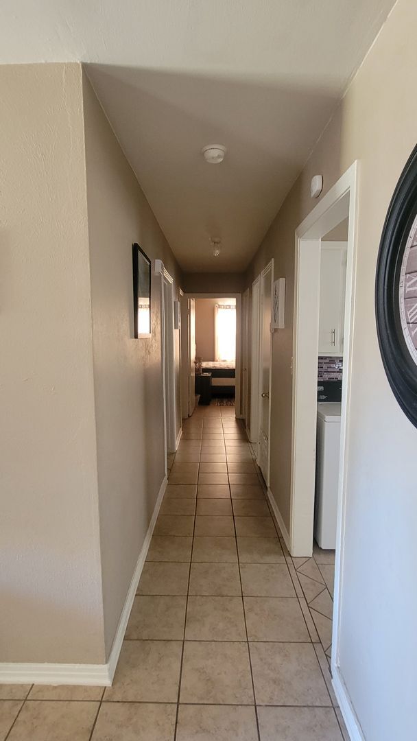 Building Photo - Charming 3-Bedroom, 1-Bath Home with Large...