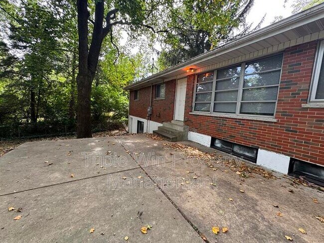 Building Photo - 11930 N Ranch Dr