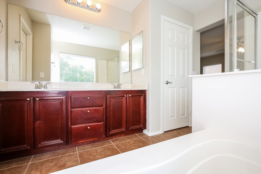 Building Photo - 4150 Buteo Ln