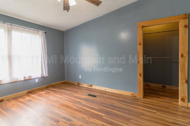 Building Photo - 3113 Revere Rd