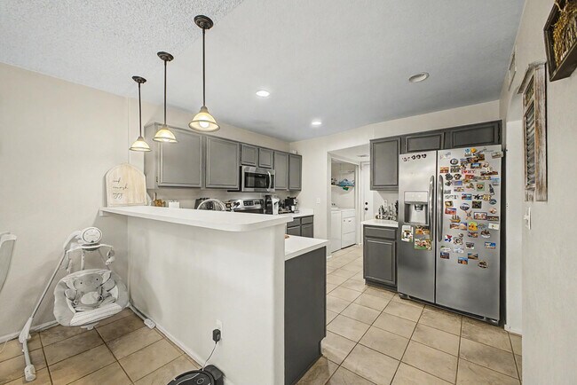 Building Photo - 761 E Rosemonte Dr