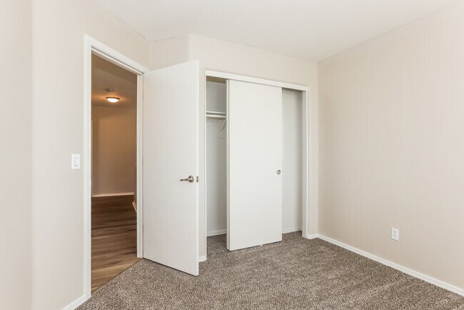 Building Photo - 2018 W Alta Vista Rd