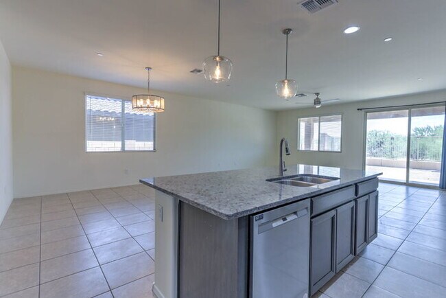 Building Photo - $750.00 MOVE-IN CREDIT TOWARDS FIRST MONTH RENT!!!!! Rancho Sahuarita