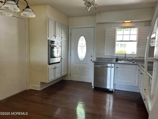 Building Photo - 246B Jefferson Ct