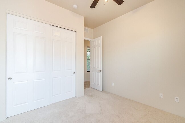 Building Photo - Rare find for this 4 bedroom/3 bath, exqui...