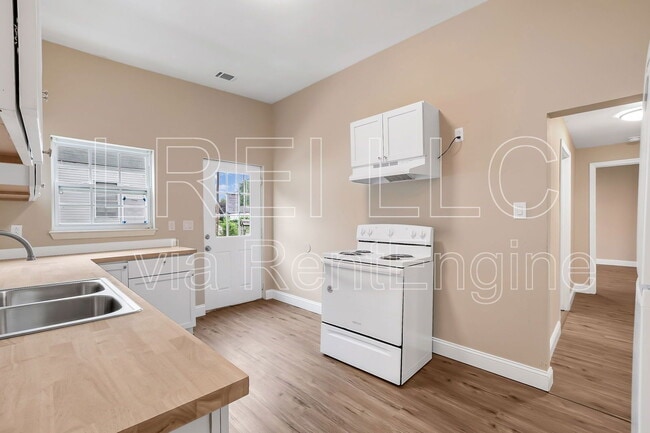 Building Photo - 114 N 18th St