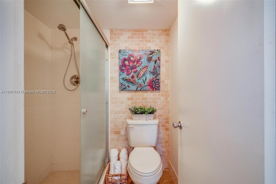 Building Photo - 1151 SW 128th Ter