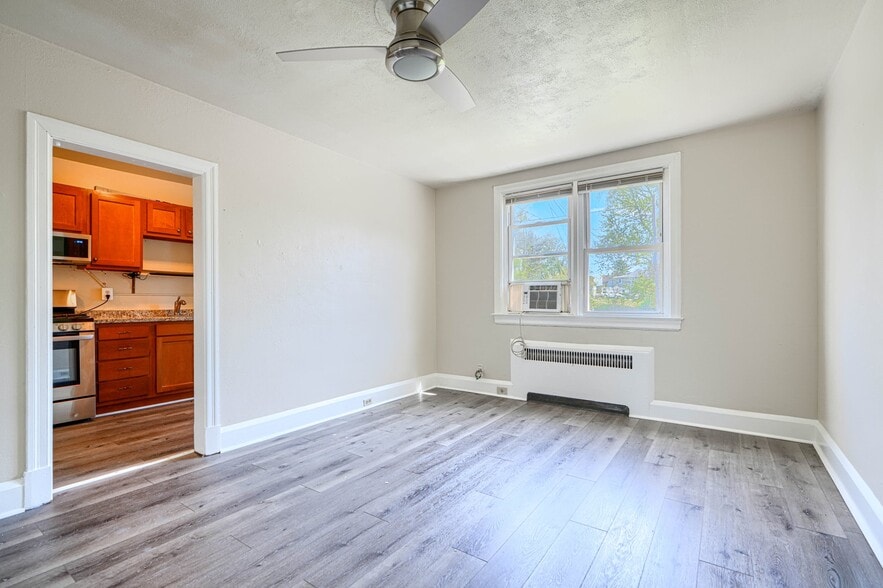 Building Photo - 4041 Wilkens Ave