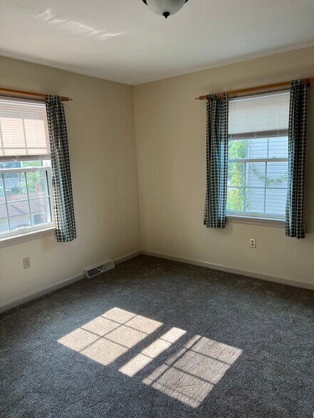 Building Photo - 1516 Tussey Ct