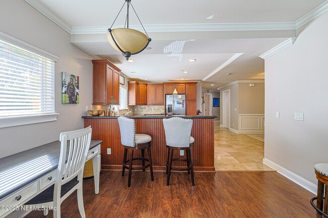 Building Photo - 120 Bay St