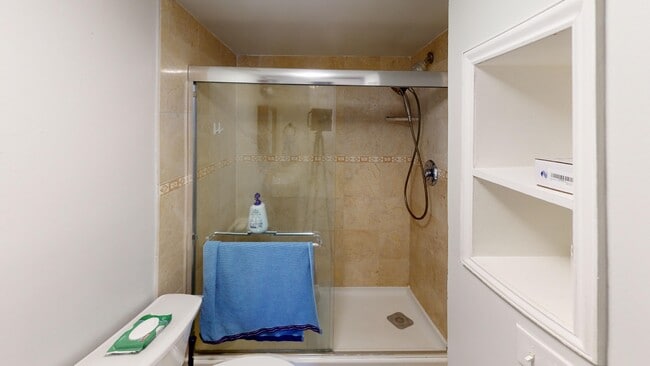 Building Photo - 337 S 12th St