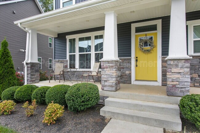 Building Photo - 1633 Bilder Ct