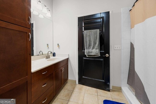 Building Photo - 870 Mayson Turner Rd NW