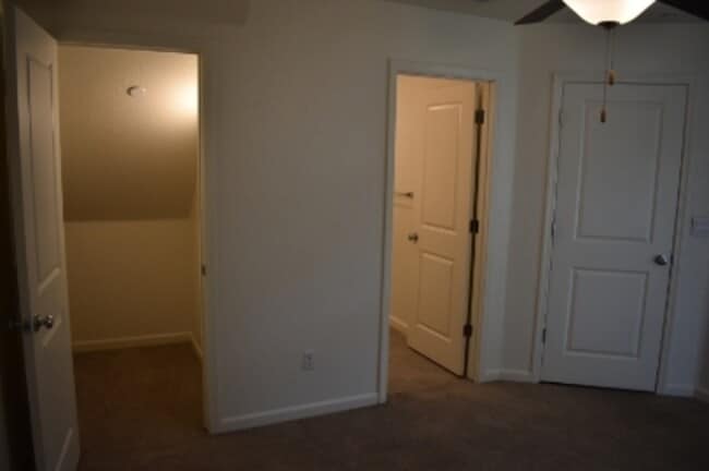 Building Photo - 624 Suzanne Dr