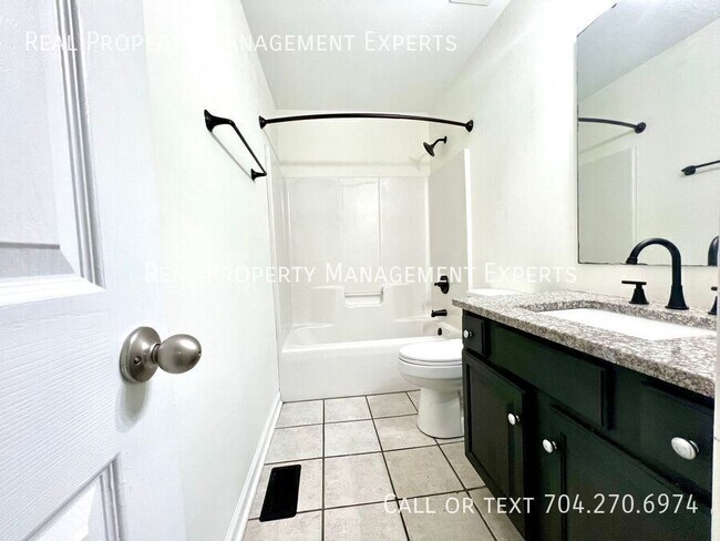 Building Photo - 133 Polaris Dr