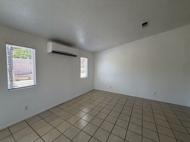Building Photo - 1405 Secret Valley Dr SW