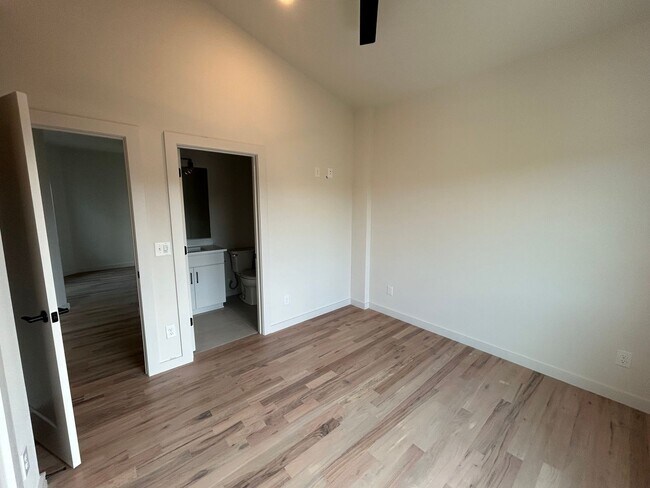 Building Photo - Amazing New Construction North Nashville!