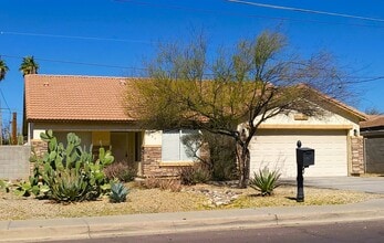 Building Photo - Spacious 3BR Phx Home for Rent!