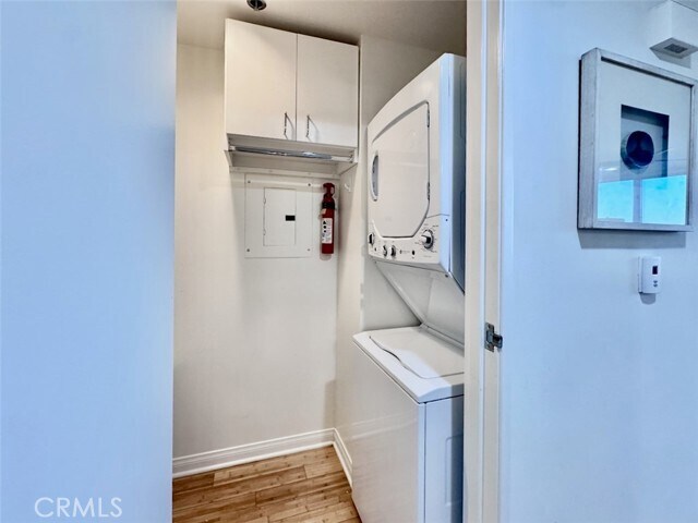 Building Photo - 525 E Seaside Way