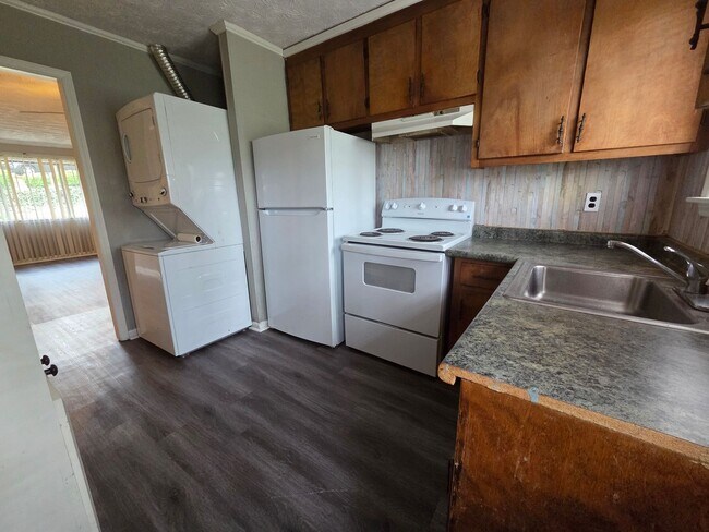 Building Photo - 82a Cedar Dr