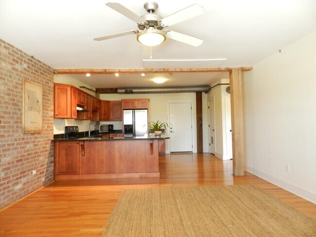 Building Photo - 505 Fay St