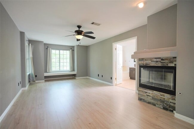 Building Photo - 9625 Copper Creek Dr