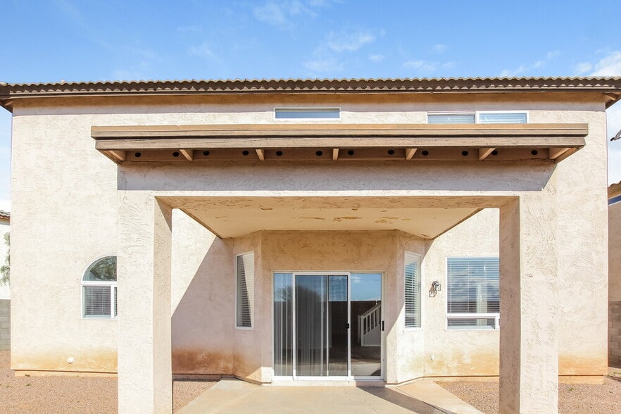 Building Photo - 2408 S 90th Glen