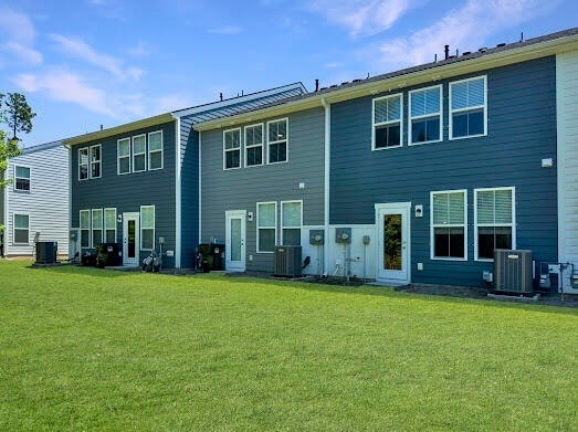 Building Photo - 481 Trotters Ln