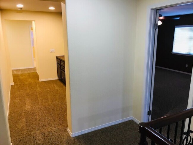 Building Photo - 45611 Basswood Ct