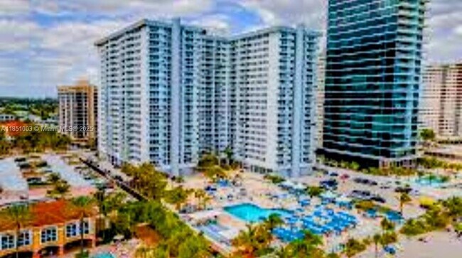 Building Photo - 2030 S Ocean Dr