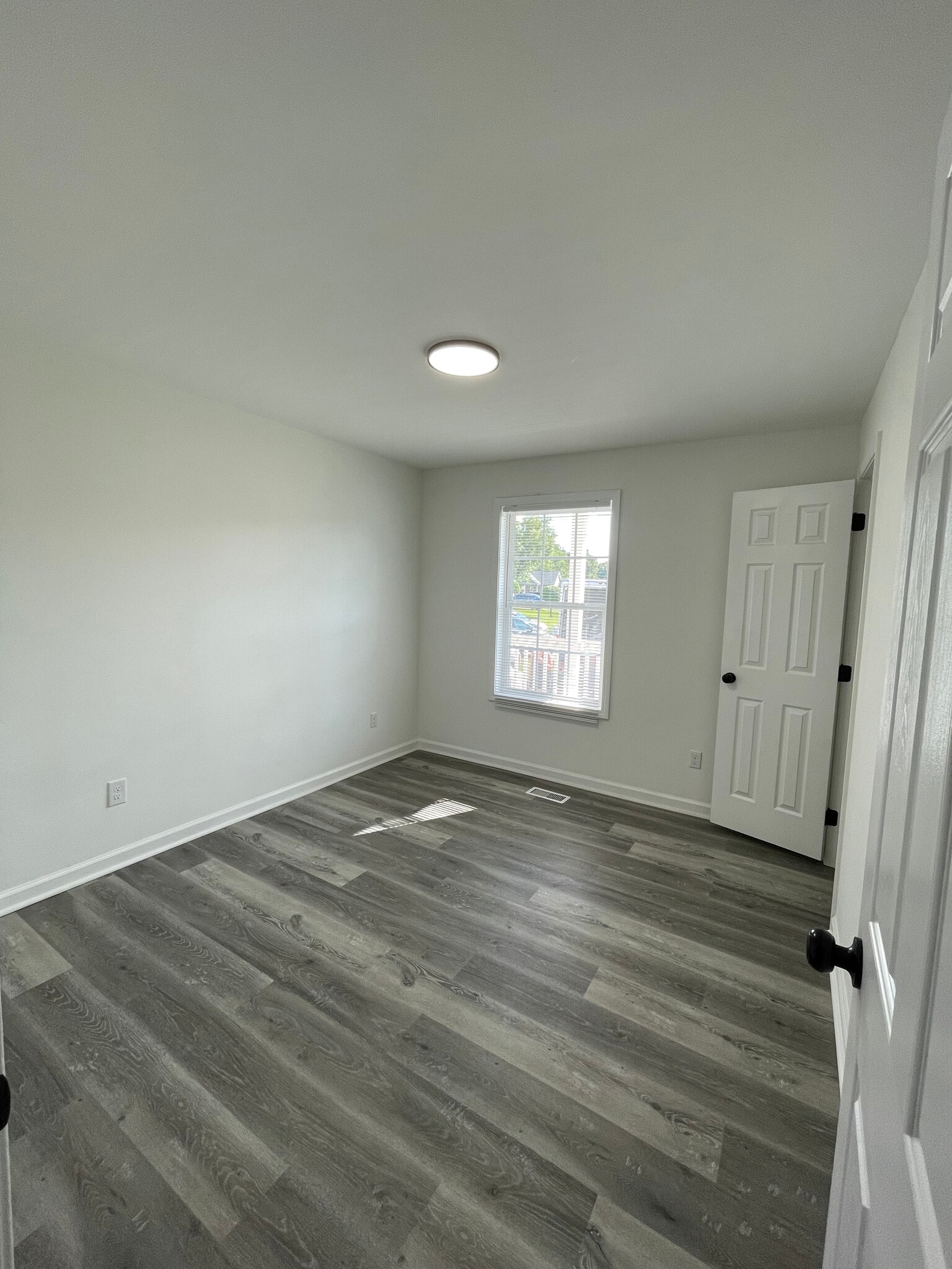 Building Photo - 905 Lyme Brook Ln