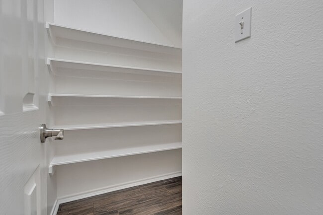 Building Photo - 209 Summerhaze Cir