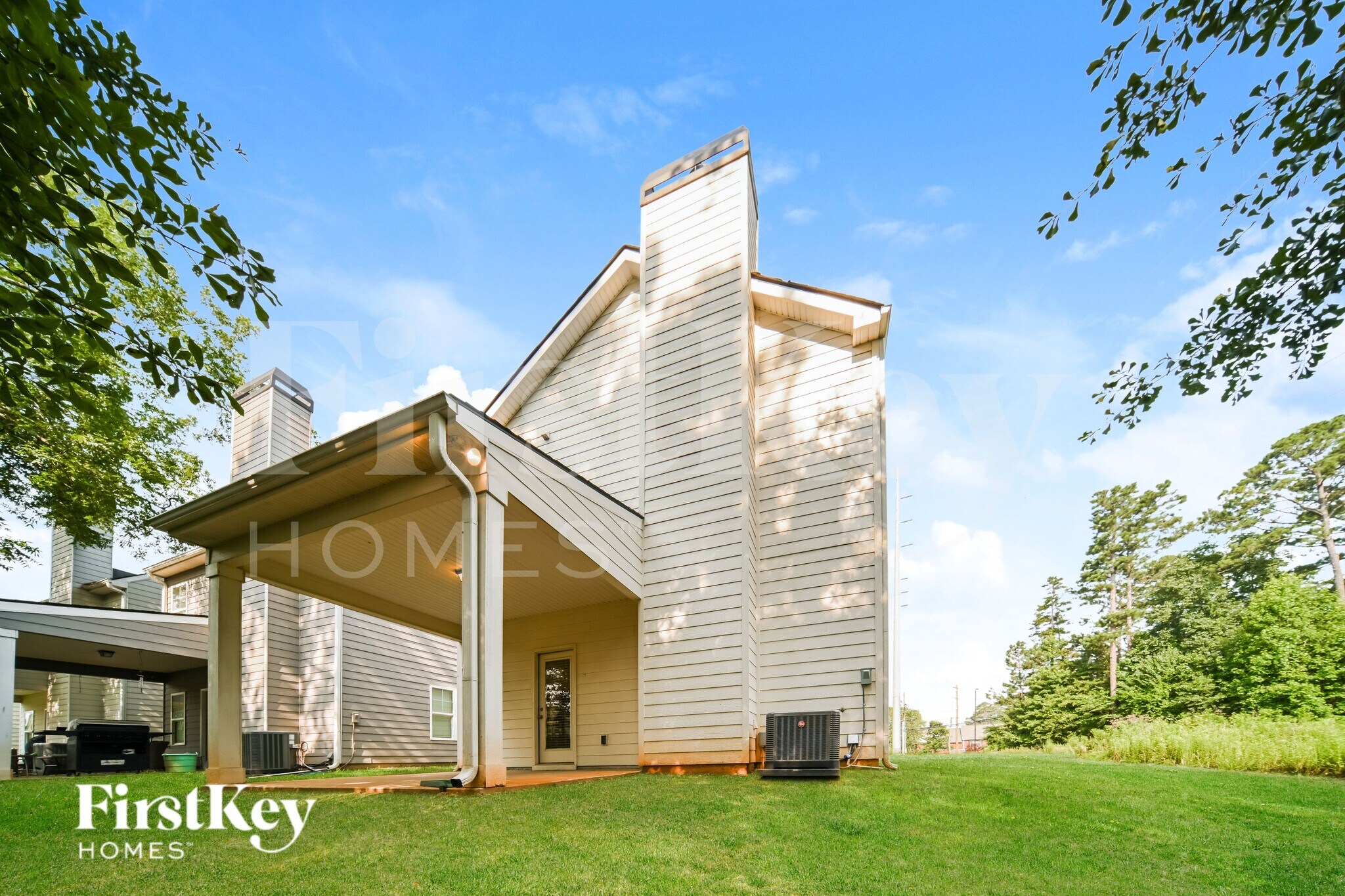 Building Photo - 8 E Newnan Rd