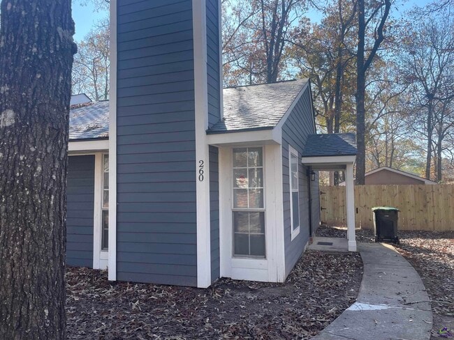 Building Photo - 260 Somerset Dr