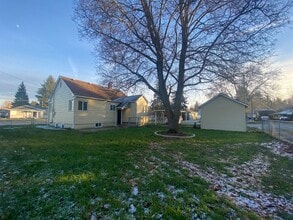 Building Photo - Move in special ONE month free – Spacious 4-Bedroom, 2-Bath Home in Spokane Valley