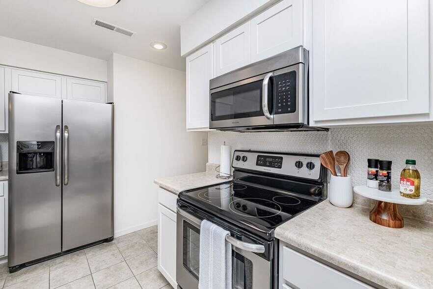 Building Photo - 3628 Lupine Dr