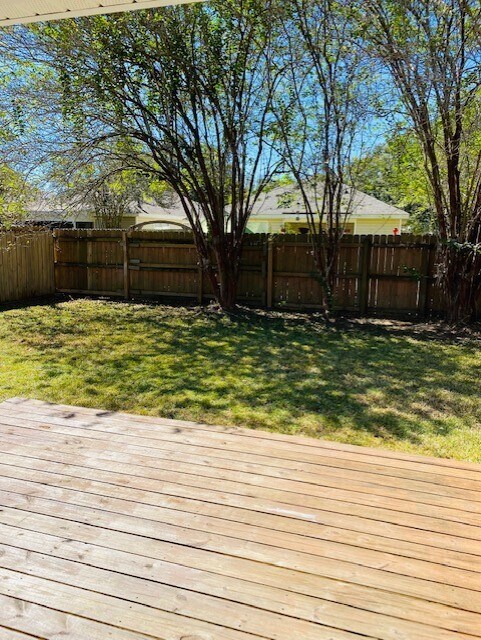 Building Photo - 511 Westchase Ct N