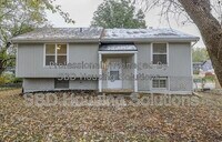 Building Photo - 10325 Smalley Ave