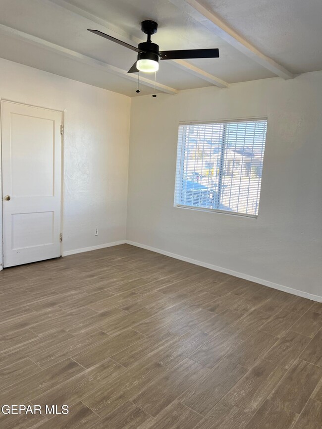 Building Photo - 4204 Flory Ave