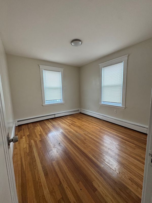 Building Photo - 26 Hanover St