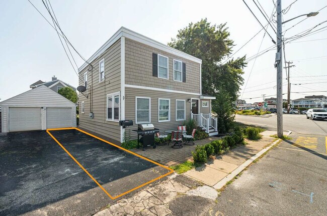 Building Photo - 2 Dover Ave